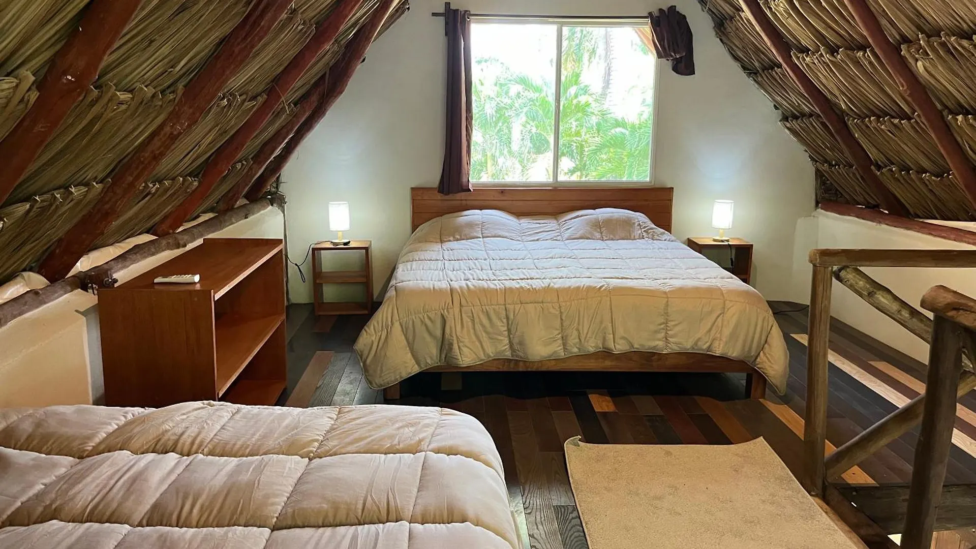 ****  Xanthus Hotel Huay Pix Mexico