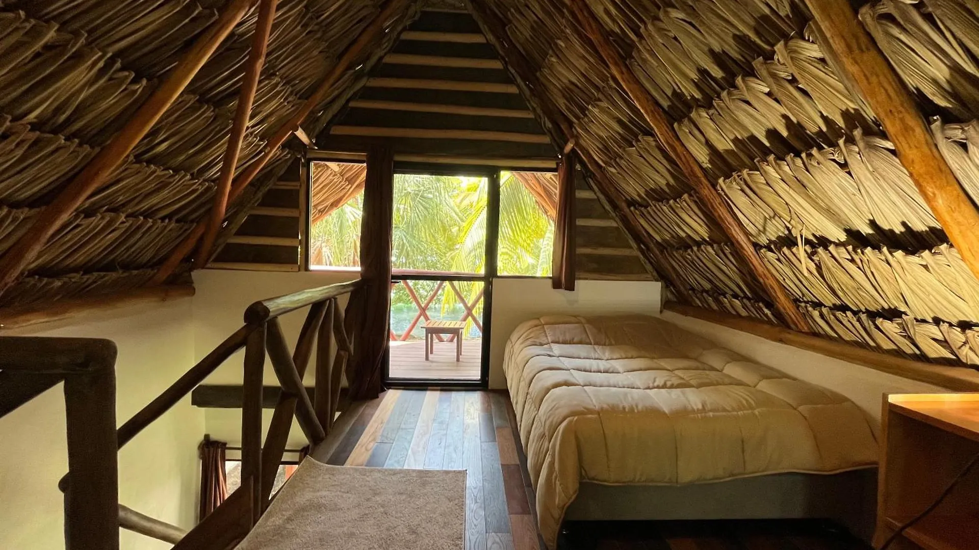 Xanthus Hotel Huay Pix