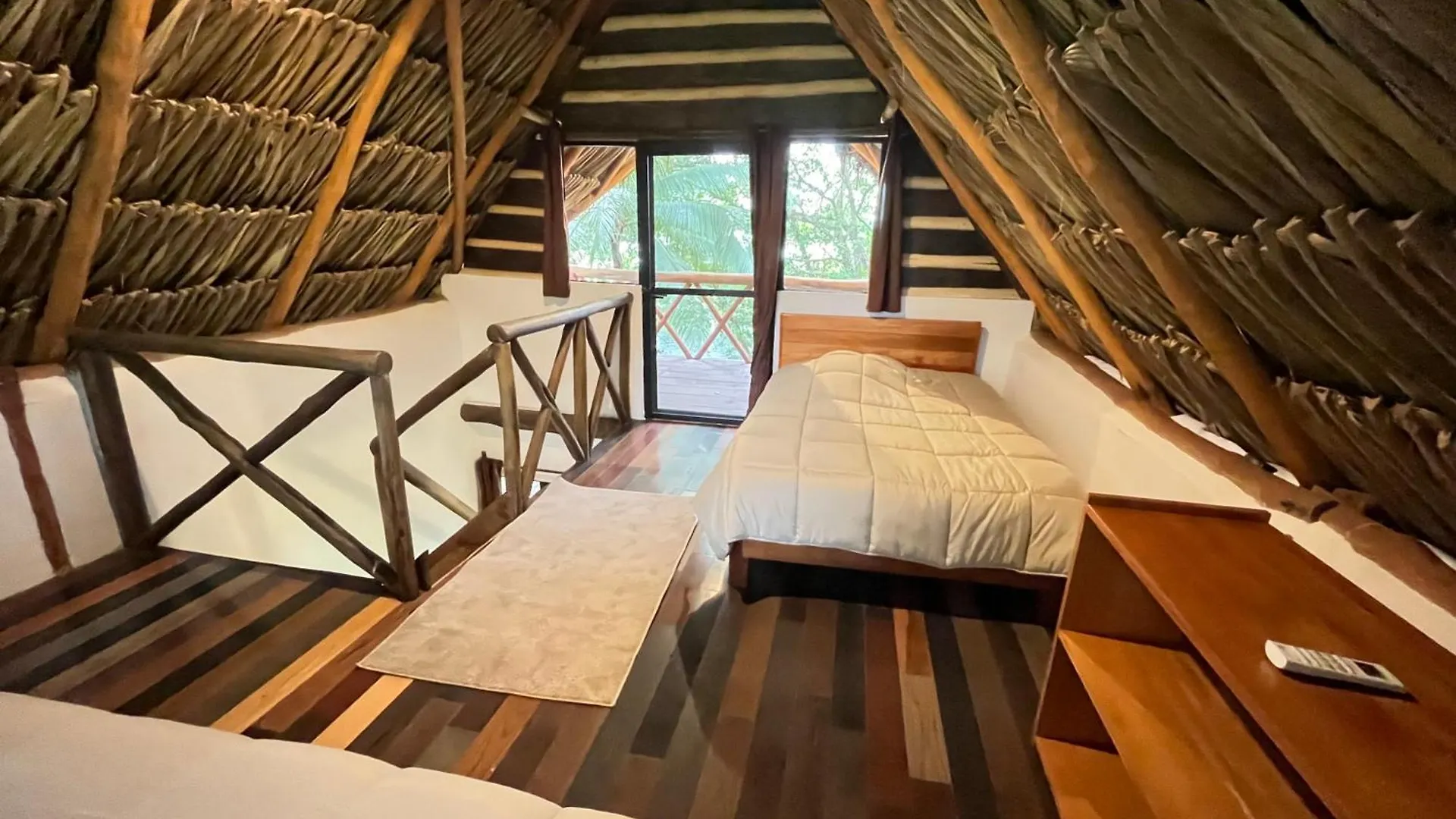 Xanthus Hotel Huay Pix