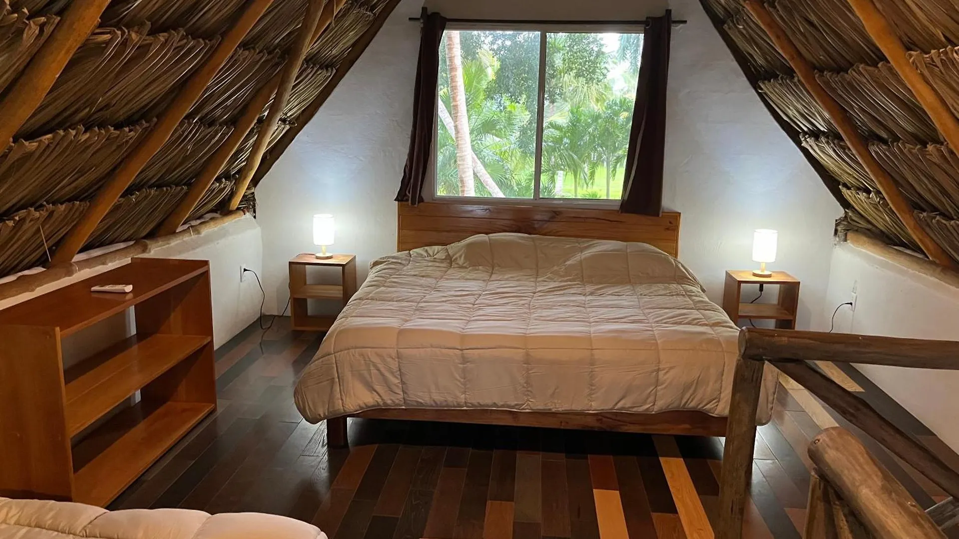 Xanthus Hotel Huay Pix